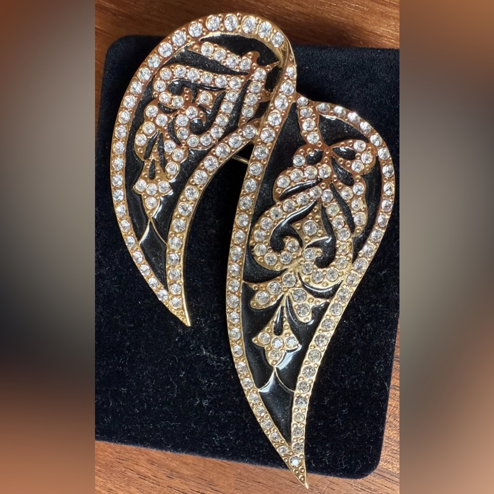VTG Butler Clear Rhinestone Enamel Brooch Gold Tone Pin